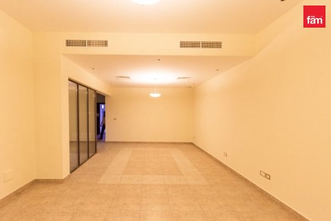 Снять в аренду таунхаус в Дубае: 4 спальни, 351.7м², № 132716 - фото 11