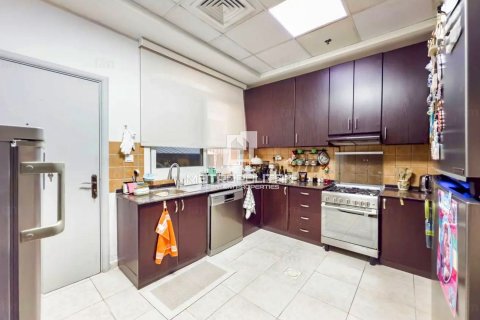 Apartment in Diamond Views, Jumeirah Village Circle, Dubai 3 bedrooms, 250 sq.m. № 73528 - photo 5