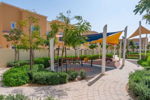 Adosado en Villanova, Dubai Land, Dubai, 3 dormitorios, 178.37 m², № 1156 - foto 6
