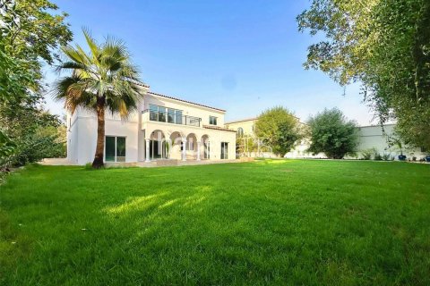 Villa en Dubai Investment Park, Dubai, 5 dormitorios, 577 m², № 43488 - foto 25