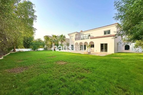 Villa en Dubai Investment Park, Dubai, 5 dormitorios, 577 m², № 43488 - foto 24