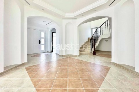 Villa en Dubai Investment Park, Dubai, 5 dormitorios, 577 m², № 43488 - foto 5