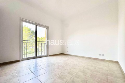 Villa en Dubai Investment Park, Dubai, 5 dormitorios, 577 m², № 43488 - foto 18