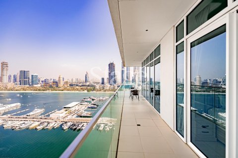 Apartment in EMAAR Beachfront, Dubai Harbour, Dubai 3 bedrooms, 195 sq.m. № 63011
