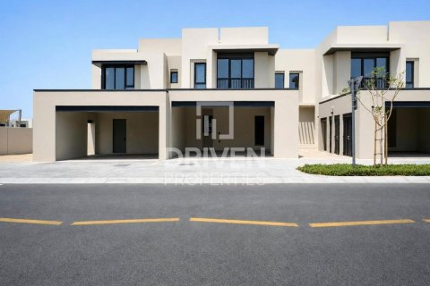 Таунхаус в Джабаль-Али, Дубай, 3 спальни, 240.53м², № 143077