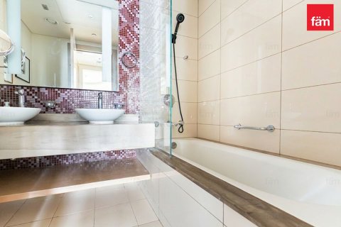 Apartment in Business Bay, Dubai 3 bedrooms, 178.2 sq.m. № 112808 - photo 2