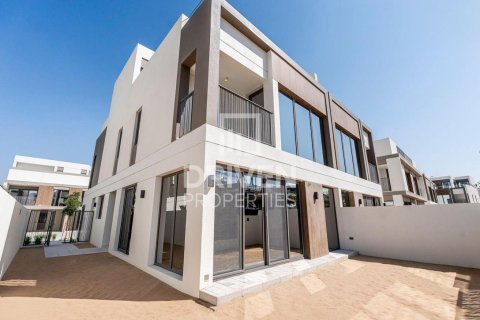 Снять в аренду виллу в Aura, Tilal Al Ghaf, Дубай: 4 спальни, 220.27м², № 128362 - фото 18