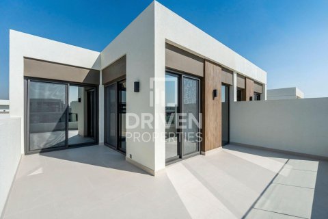 Снять в аренду виллу в Aura, Tilal Al Ghaf, Дубай: 4 спальни, 220.27м², № 128362 - фото 17