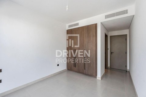 Снять в аренду виллу в Aura, Tilal Al Ghaf, Дубай: 4 спальни, 220.27м², № 128362 - фото 14