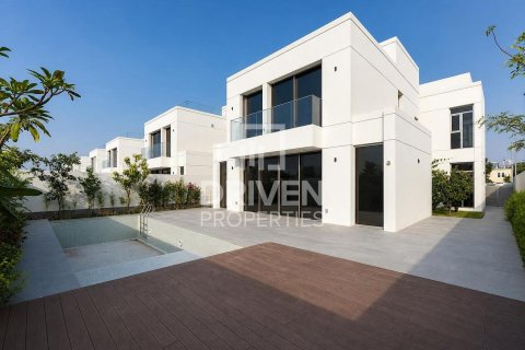 Вилла в Jumeirah Park, Дубай, 5 спален, 560.95м², № 143045