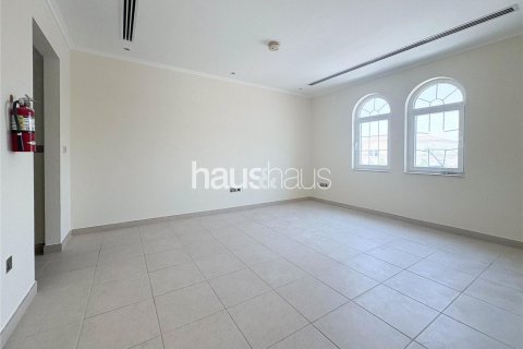 Villa en Legacy, Jumeirah Park, Dubai, 3 dormitorios, 328 m², № 43234 - foto 6