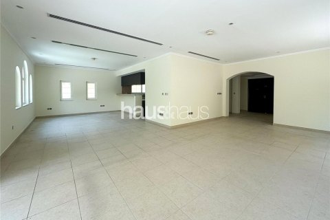 Villa en Legacy, Jumeirah Park, Dubai, 3 dormitorios, 328 m², № 43234 - foto 3