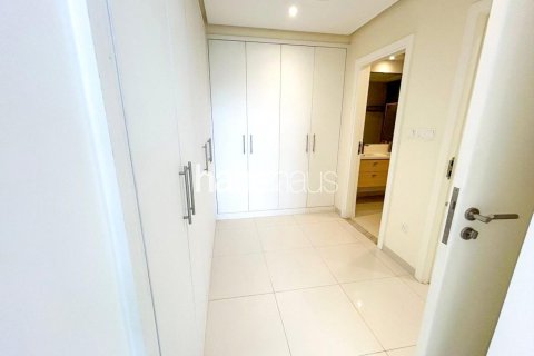 Townhouse in DAMAC Hills (Akoya by DAMAC), Dubai 2 bedrooms, 172 sq.m. № 43235 - photo 15