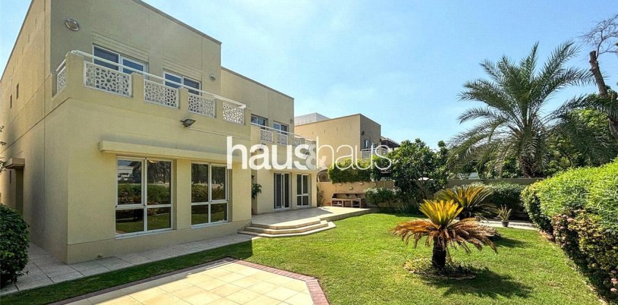 Вилла в Meadows, Дубай, 4 спальни, 344м², № 44704