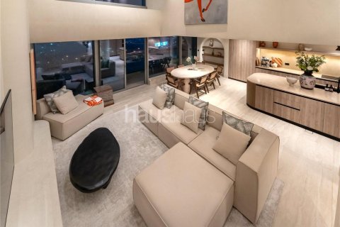 Apartment in International City, Dubai 2 bedrooms, 220 sq.m. № 44281