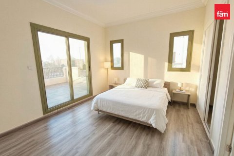 Villa en Mirdif, Dubai, 5 dormitorios, 422.8 m², № 137755 - foto 7