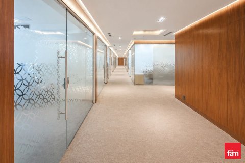 Снять в аренду офис в Sheikh Zayed Road, Дубай: 1136.7м², № 113781 - фото 5