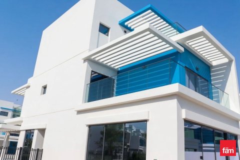 Townhouse in Dubai 5 bedrooms, 306 sq.m. № 113777