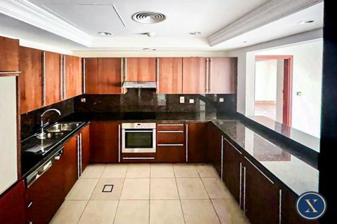 Снять в аренду квартиру в Пальме Джумейре, Дубай: 2 спальни, 186м², № 46372 - фото 7