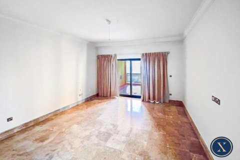 Снять в аренду квартиру в Пальме Джумейре, Дубай: 2 спальни, 186м², № 46372 - фото 4