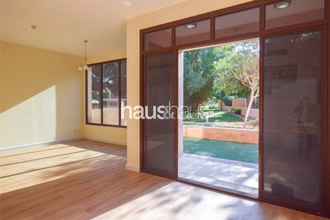 Adosado en Jumeirah Islands, Dubai, 4 dormitorios, 312 m², № 44296 - foto 8