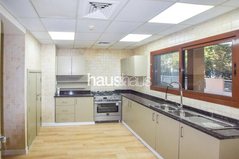 Adosado en Jumeirah Islands, Dubai, 4 dormitorios, 312 m², № 44296 - foto 9