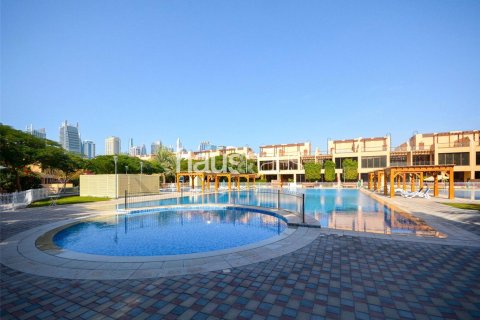 Adosado en Jumeirah Islands, Dubai, 4 dormitorios, 312 m², № 44296 - foto 4