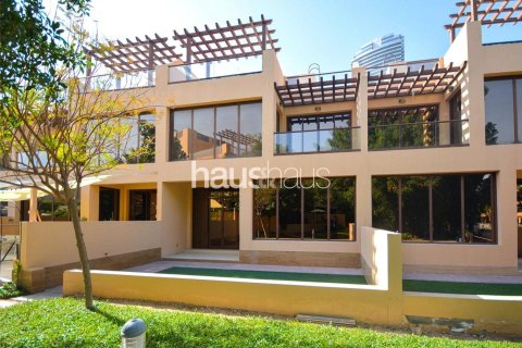 Adosado en Jumeirah Islands, Dubai, 4 dormitorios, 312 m², № 44296
