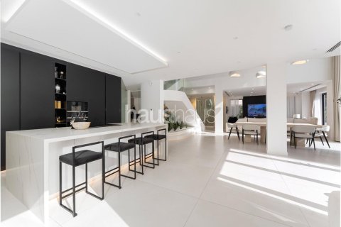 Villa en Jumeirah Islands, Dubai, 4 dormitorios, 466 m², № 44297 - foto 6