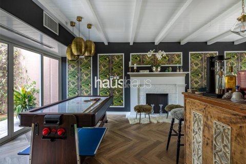 Villa en Dubai Investment Park, Dubai, 5 dormitorios, 577 m², № 43684 - foto 8