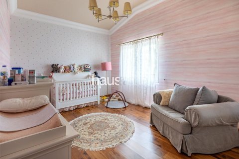 Villa en Dubai Investment Park, Dubai, 5 dormitorios, 577 m², № 43684 - foto 14