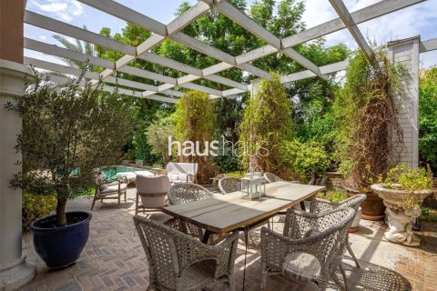 Villa en Dubai Investment Park, Dubai, 5 dormitorios, 577 m², № 43684 - foto 26