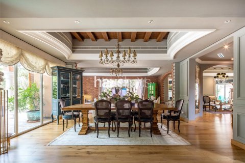 Villa en Dubai Investment Park, Dubai, 5 dormitorios, 577 m², № 43684 - foto 9