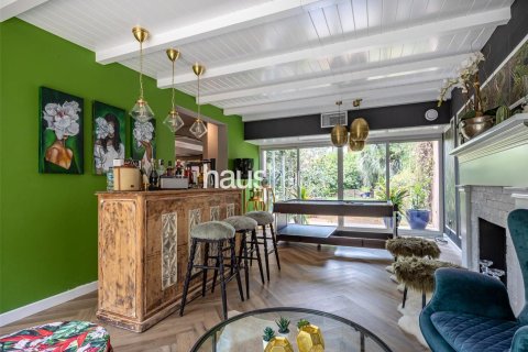Villa en Dubai Investment Park, Dubai, 5 dormitorios, 577 m², № 43684 - foto 10