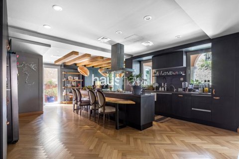 Villa en Dubai Investment Park, Dubai, 5 dormitorios, 577 m², № 43684 - foto 4