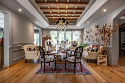 Villa en Dubai Investment Park, Dubai, 5 dormitorios, 577 m², № 43684 - foto 20