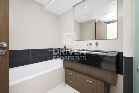 Снять в аренду квартиру в The Lofts, Даунтаун Дубай (Даунтаун Бурдж Дубай), Дубай: 2 спальни, 115.29м², № 128862 - фото 15