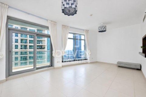 Снять в аренду квартиру в The Lofts, Даунтаун Дубай (Даунтаун Бурдж Дубай), Дубай: 2 спальни, 115.29м², № 128862 - фото 2