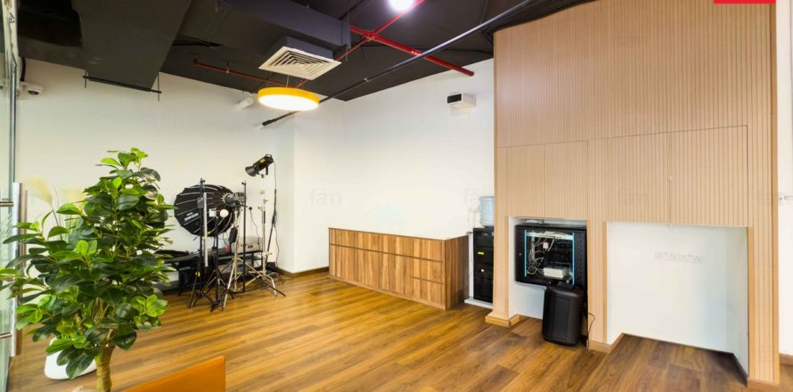 Офис в Дубае, 69.4м², № 77925