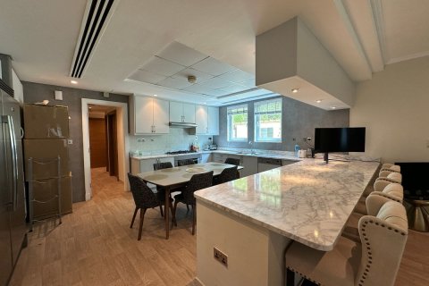 Villa en Jumeirah Park, Dubai, 4 dormitorios, 403 m², № 73620 - foto 4
