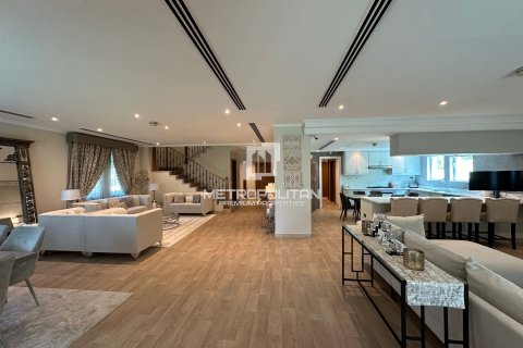 Villa en Jumeirah Park, Dubai, 4 dormitorios, 403 m², № 73620 - foto 3