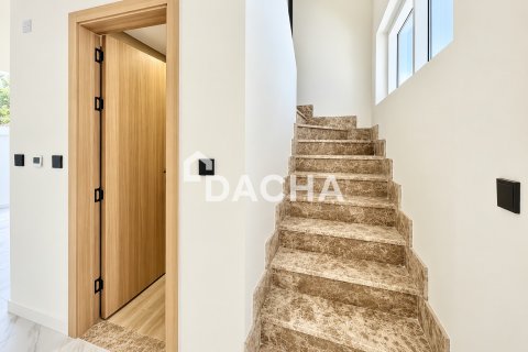 Townhouse in Dubai Investment Park, Dubai 4 bedrooms, 245 sq.m. № 141364 - photo 9