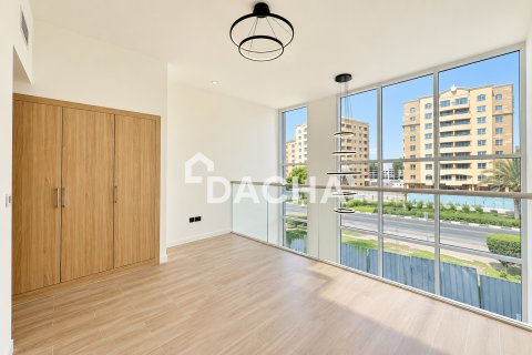 Townhouse in Dubai Investment Park, Dubai 4 bedrooms, 245 sq.m. № 141364 - photo 3
