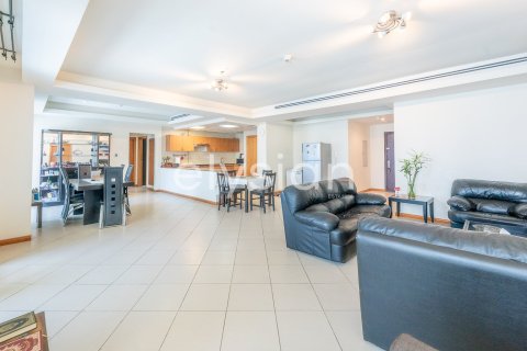 Apartment in Marina Diamonds, Dubai Marina, Dubai 3 bedrooms, 189 sq.m. № 38052 - photo 17
