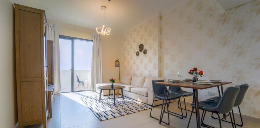 Apartamento en Mirdif, Dubai, 2 dormitorios, 193 m², № 30190