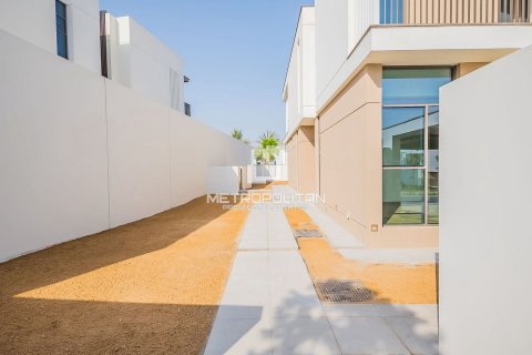 Villa in Al Furjan, Dubai 4 bedrooms, 420 sq.m. № 73279 - photo 28