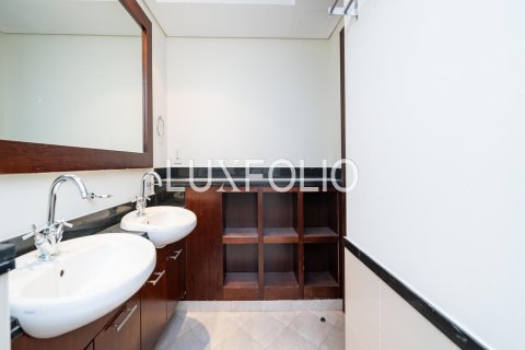 Снять в аренду квартиру в The Views, Дубай: 1 спальня, 80м², № 45307 - фото 11