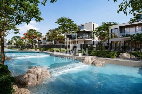 Villa en Dubai, 4 dormitorios, 767.66 m², № 142572 - foto 3