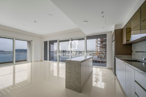 Apartment in EMAAR Beachfront, Dubai Harbour, Dubai 2 bedrooms, 146 sq.m. № 15309 - photo 2