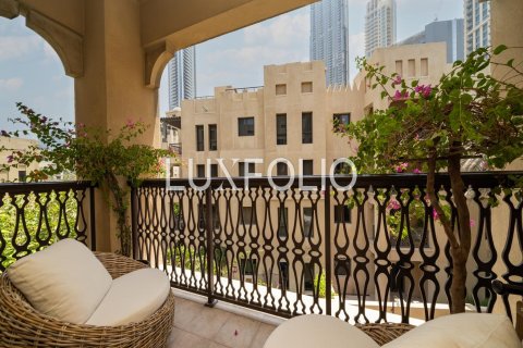 Apartment in Old Town, Dubai 2 bedrooms, 134 sq.m. № 45565 - photo 13